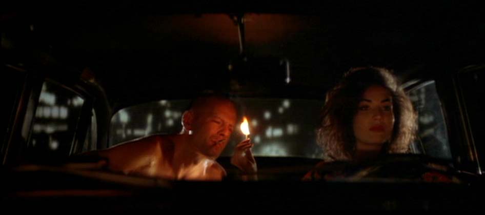 Movie Scene: Pulp Fiction - Esmeralda and Butch in the Taxi