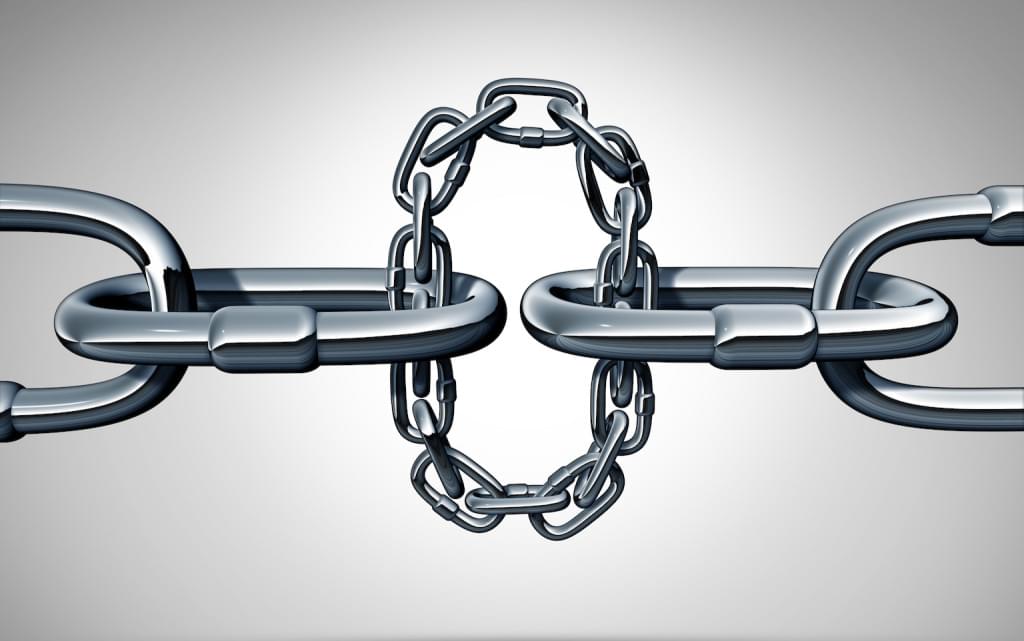 Chain with weak link